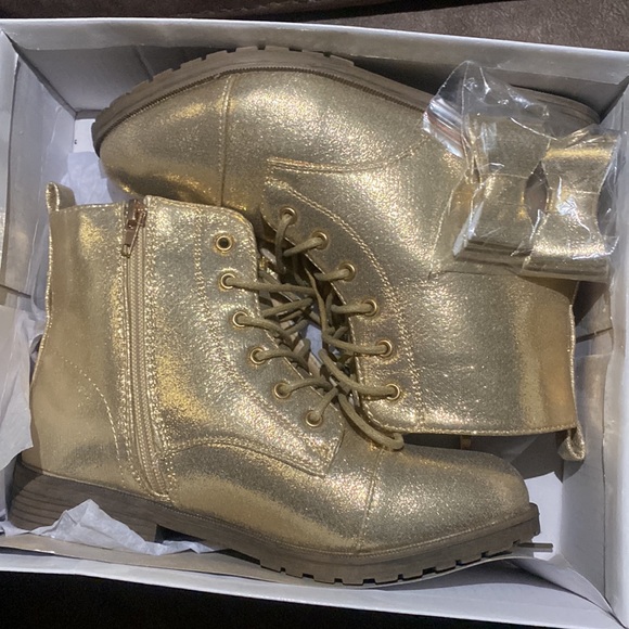 Back to school shoes - Picture 2 of 6